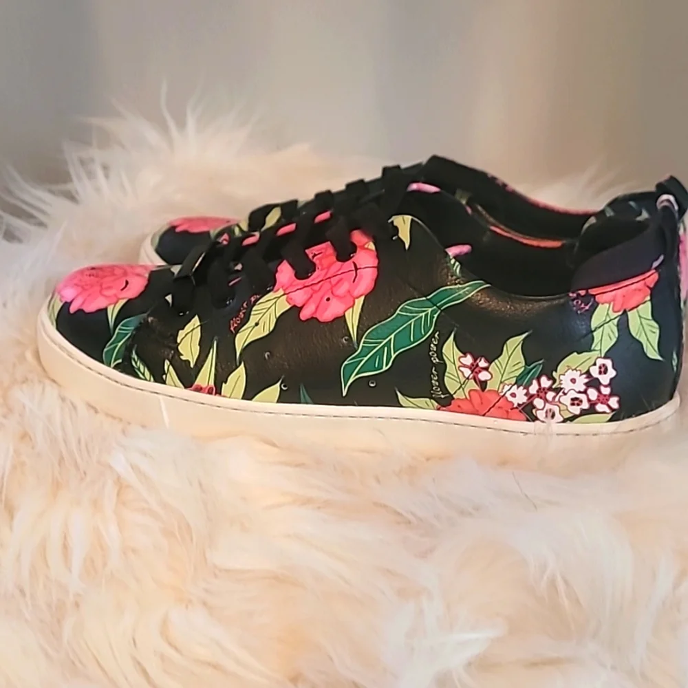 Use size 6 - Picture 2 of 3